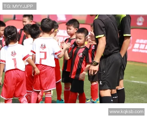 儿童足球球星主题服饰精选 激发孩子运动热情与球场梦想